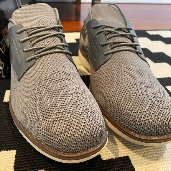 Men’s causal shoe. - Picture 3 of 4